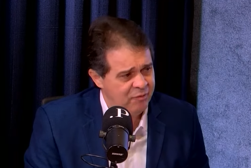 Evandro Leitão responde críticas de Sarto